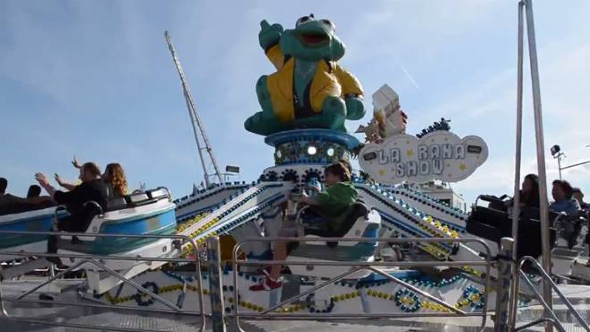 La atracción la Rana Show, en el 2014 en la Feria de Abril de Barcelona.-
