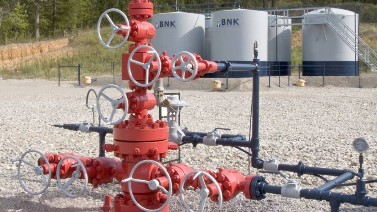 Pozo de producción perteneciente a BNK, compañía interesada en realizar sondeos de exploración en la provincia.-BNK
