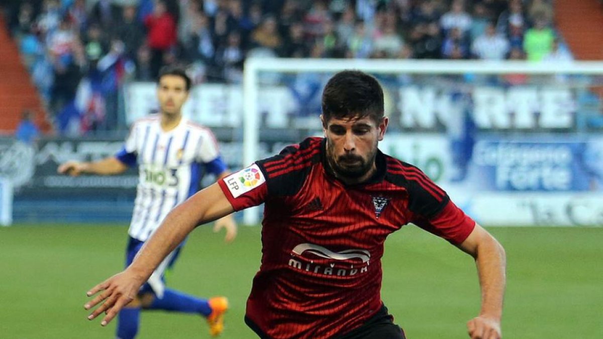 Kijera durante el encuentro que disputó el Mirandés ante la Ponferradina.-A. F. BARREDO