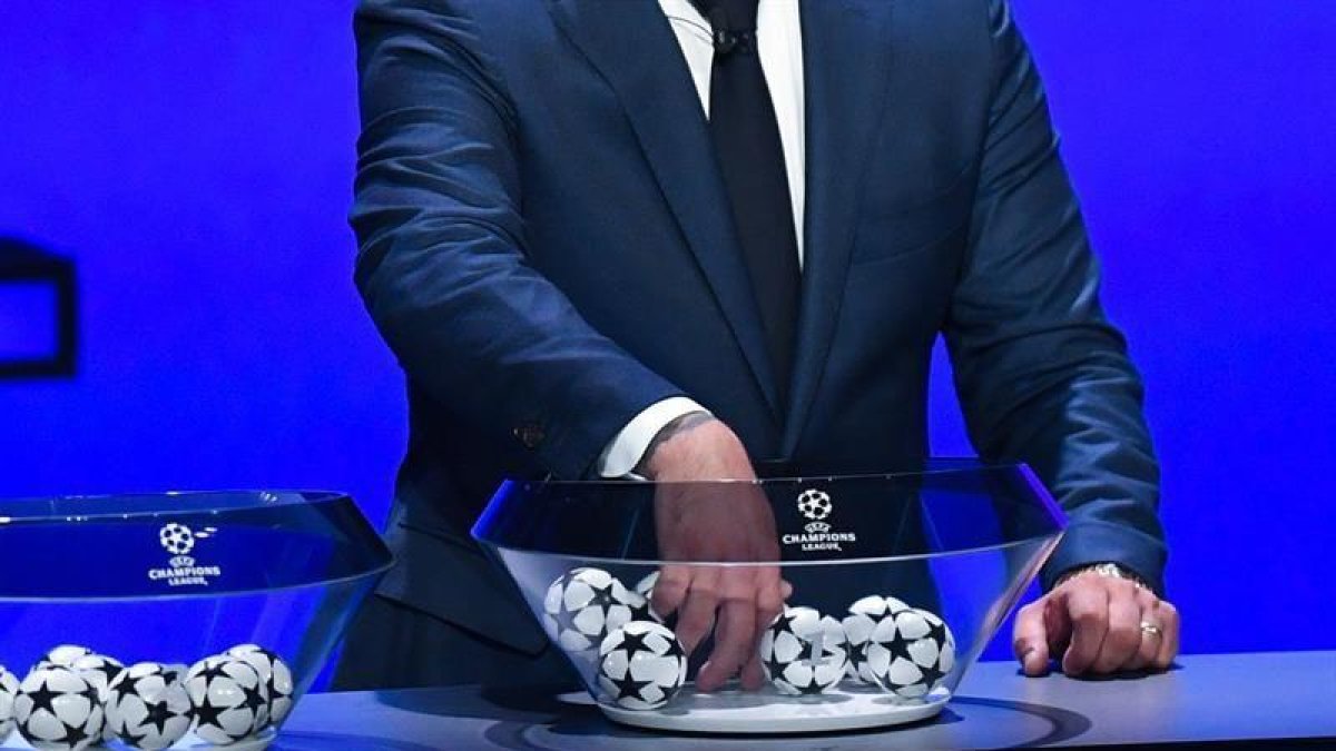 Imagen del sorteo de Champions 2019, ayer 29 de agosto.-EFE