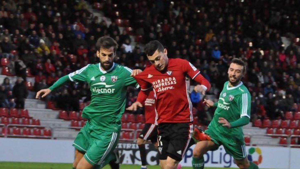 Yanis fue el autor del tanto del Mirandés en el terreno de juego del Gernika-ViveMiranda