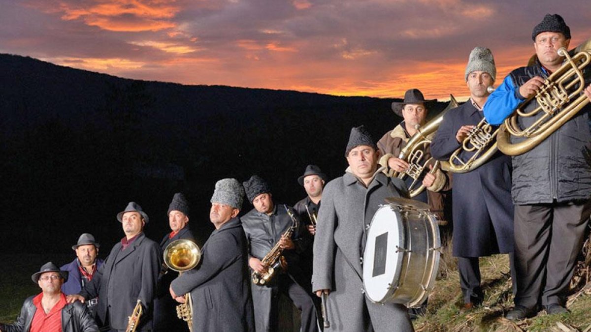 La música zíngara de Fanfare Ciocarlia anima el Charamburu el 19 de octubre.-
