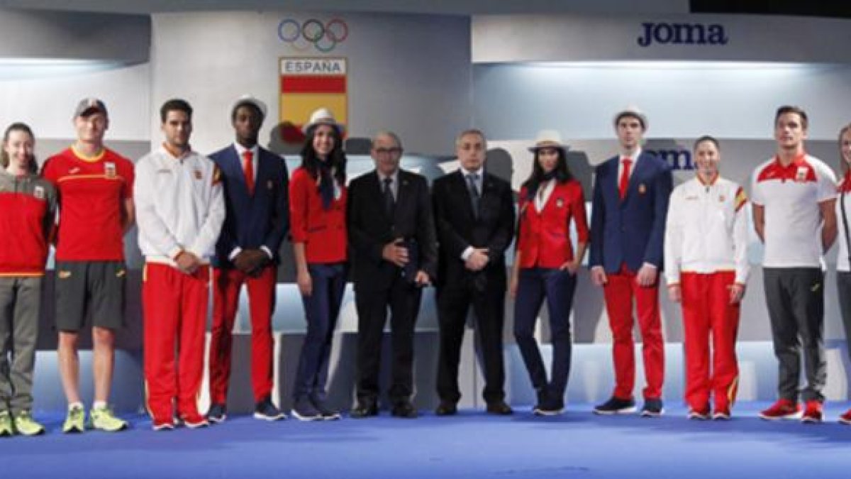Conjunto de líneas del uniforme España Río 2016-COE / Carmen Juncal