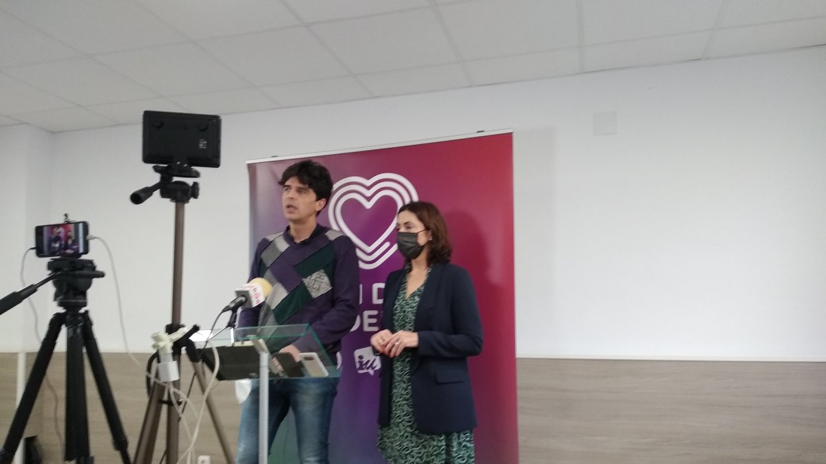 Juan Gascón y Margarita Arroyo, de Unidas Podemos, hacen balance de la campaña electoral.
