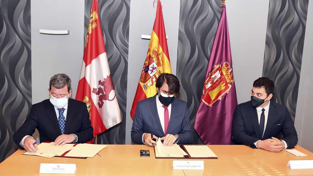 César Rico, Juan Carlos Suárez Quiñones y el alcalde de Villsandino, Miguel Mediavilla. ICAL