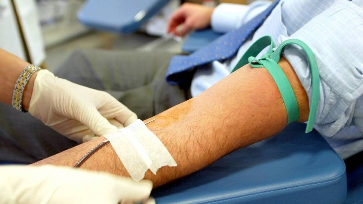 Donante de sangre en el Centro de Hemoterapia y Hemodonación de Valladolid-Ical