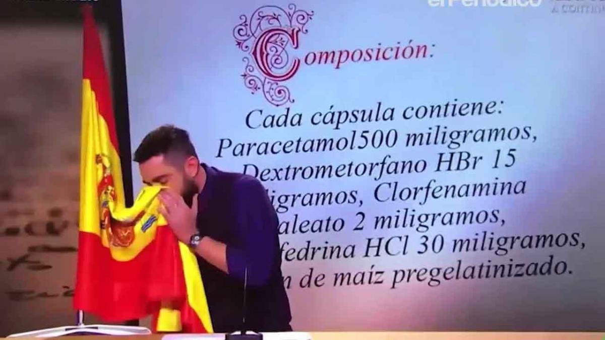 Dani Mateo y la bandera-A3PLAYER