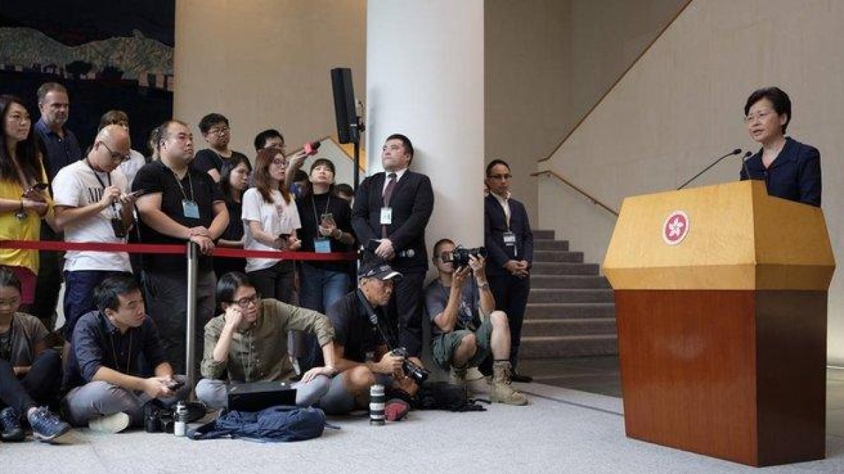 Carrie Lam en una rueda de prensa-SION ANG (EUROPA PRESS)