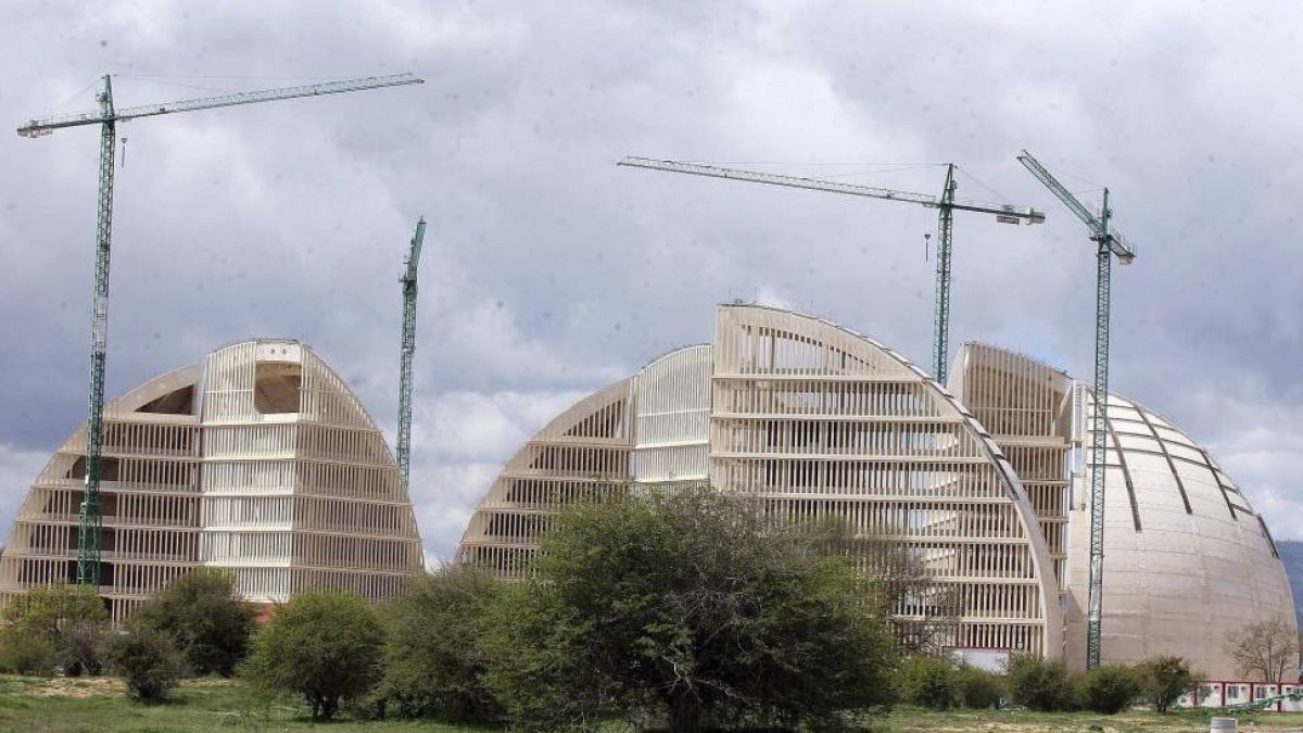Construcción de las Cúpulas de las energía en la Ciudad del Medio Ambiente-Efe