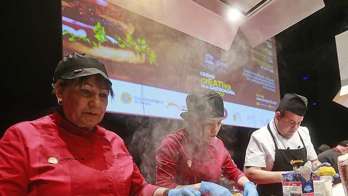 El concurso de hamburguesas fue uno de los actos más llamativos de la última edición del Devora.-R. OCHOA
