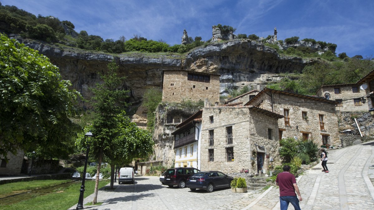 Vista de una de las calles emblemáticas de la localidad. ISRAEL L. MURILLO