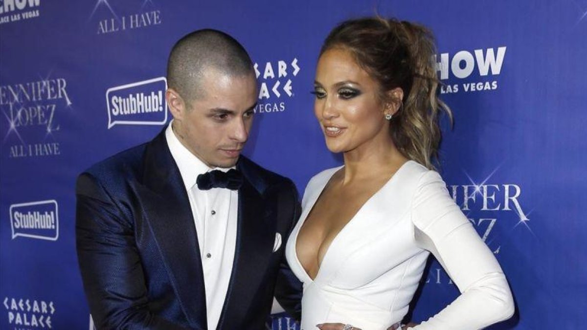 Una imagen de archivo de Jenifer López y el bailarín Casper Smart.-