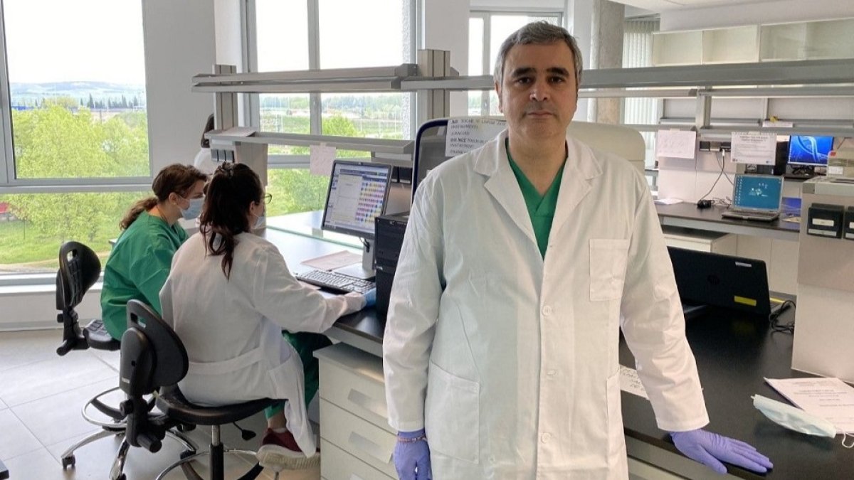 El director del área de Microbiología de la Universidad de Burgos, David Rodríguez Lázaro.