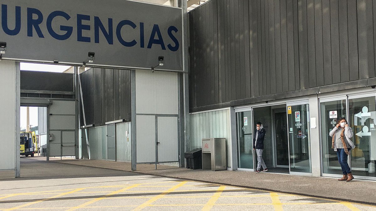 Imagen de la entrada de Urgencias del HUBU. ISRAEL L. MURILLO