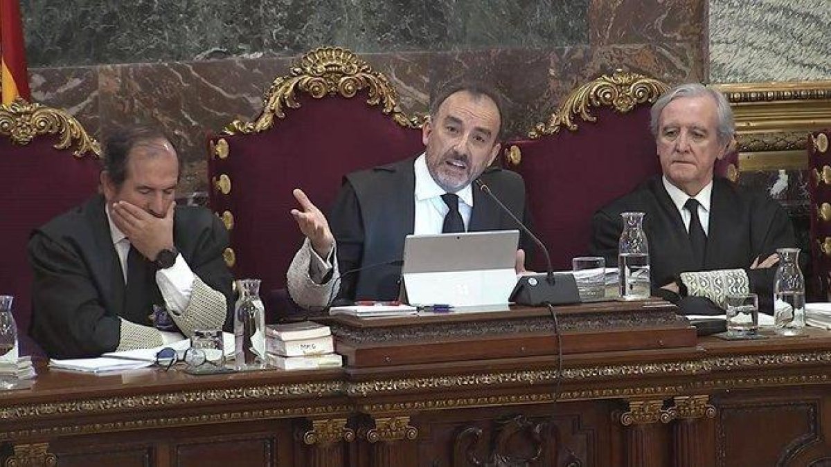 El tribunal que juzga a los líderes del procés, presidido por Manuel Marchena.-EFE