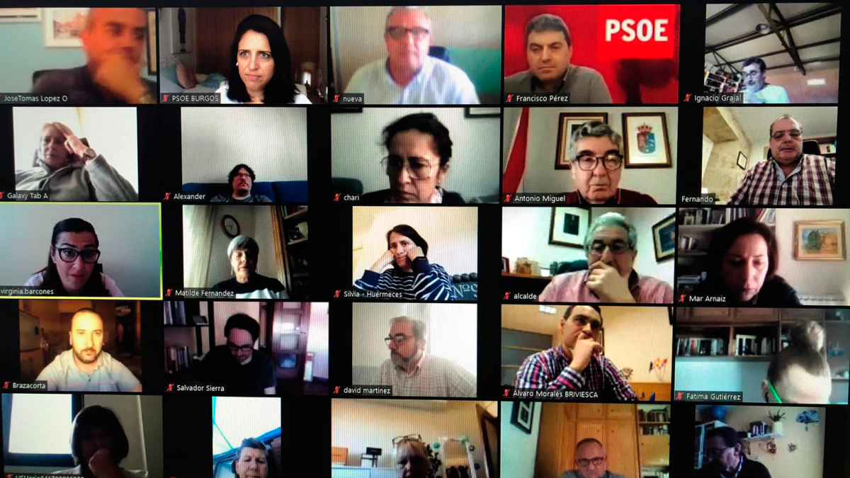 Un momento de la telereunión de los dirigentes socialistas con los alcaldes burgaleses. ECB