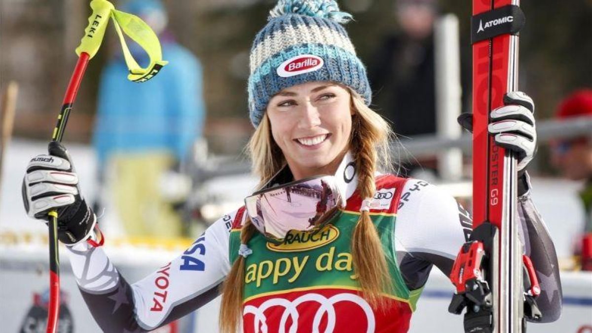 Mikaela Shiffrin, tras ganar el supergigante de Lake Louise.-AP / JEFF MCINTOSH