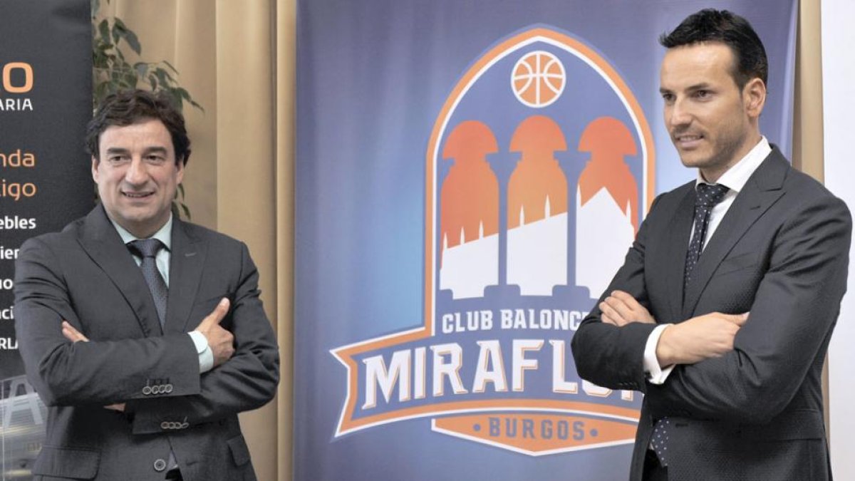 Martínez ySancho posan en la presentación del CBMiraflores, en septiembre de 2015.-MARÍA GONZÁLEZ / CB MIRAFLORES