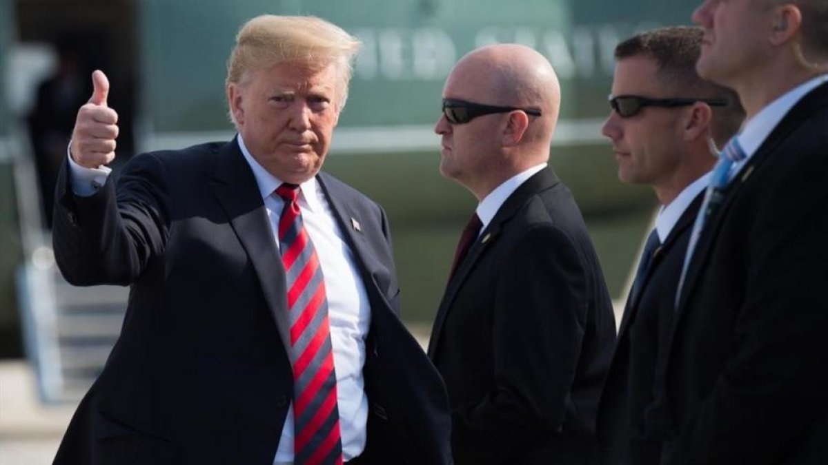 Donald Trump antes de tomar el Air Force One.-/ AFP / SAUL LOEB