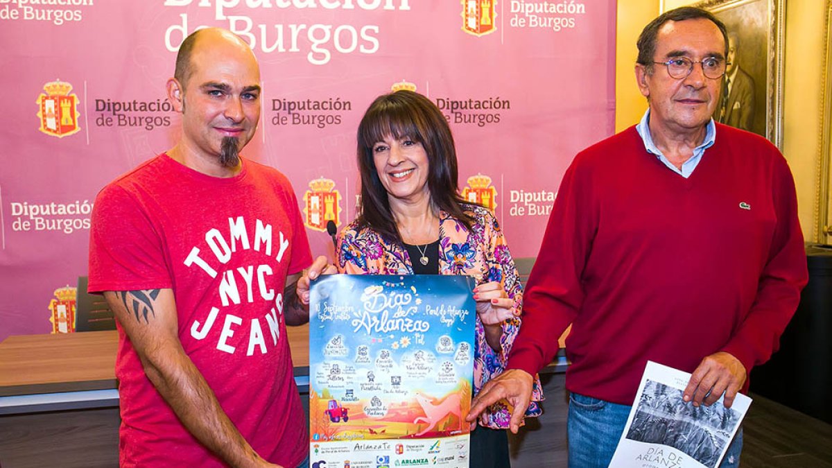 Gabriel García Maté (izquierda), Inmaculada Sierra y Joaquín Serna, en la presentación del evento. TOMÁS ALONSO