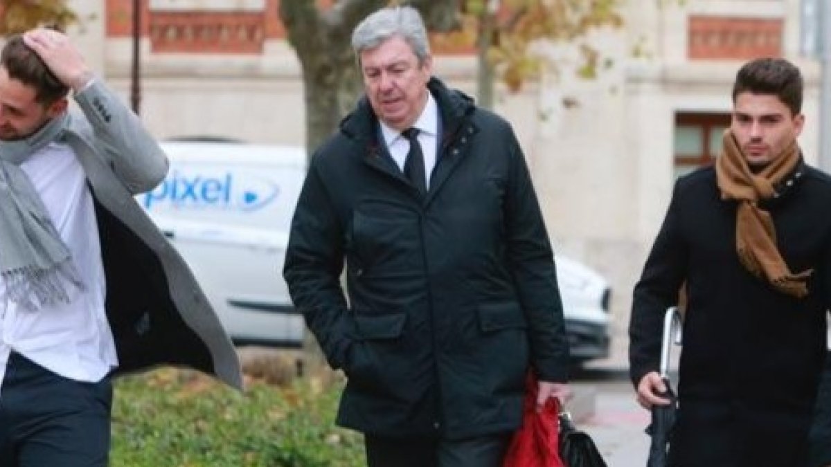 Los exjugadores acuden al Palacio de Justicia durante el juicio. ECB