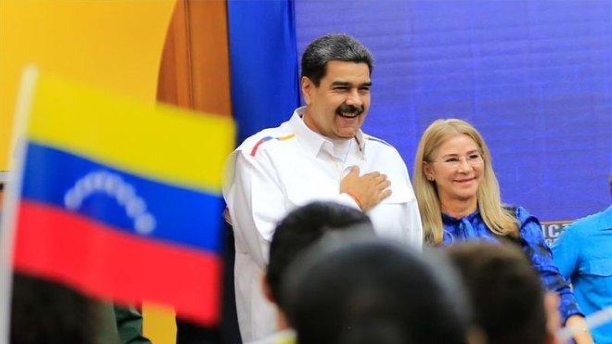 Nicolás Maduro, el presidente de Venezuela junto a la primera dama.-EFE