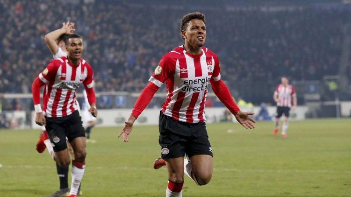 El PSV Eindhoven llegó a 64 puntos.-@PSV