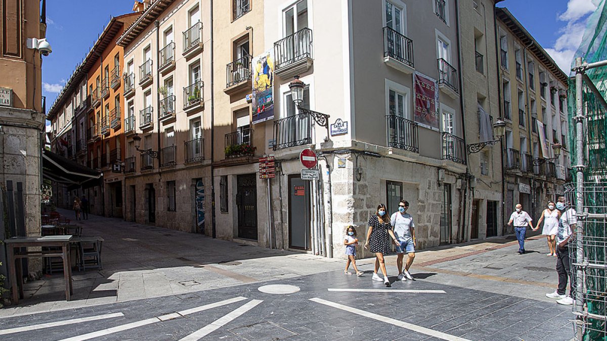 Imagen de la confluencia de las calles San Gil y Fernán González. SANTI OTERO