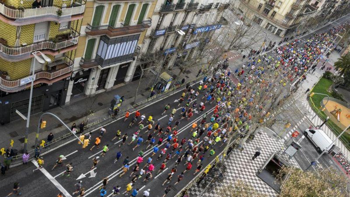 Atletas por Barcelona.-JORDI COTRINA
