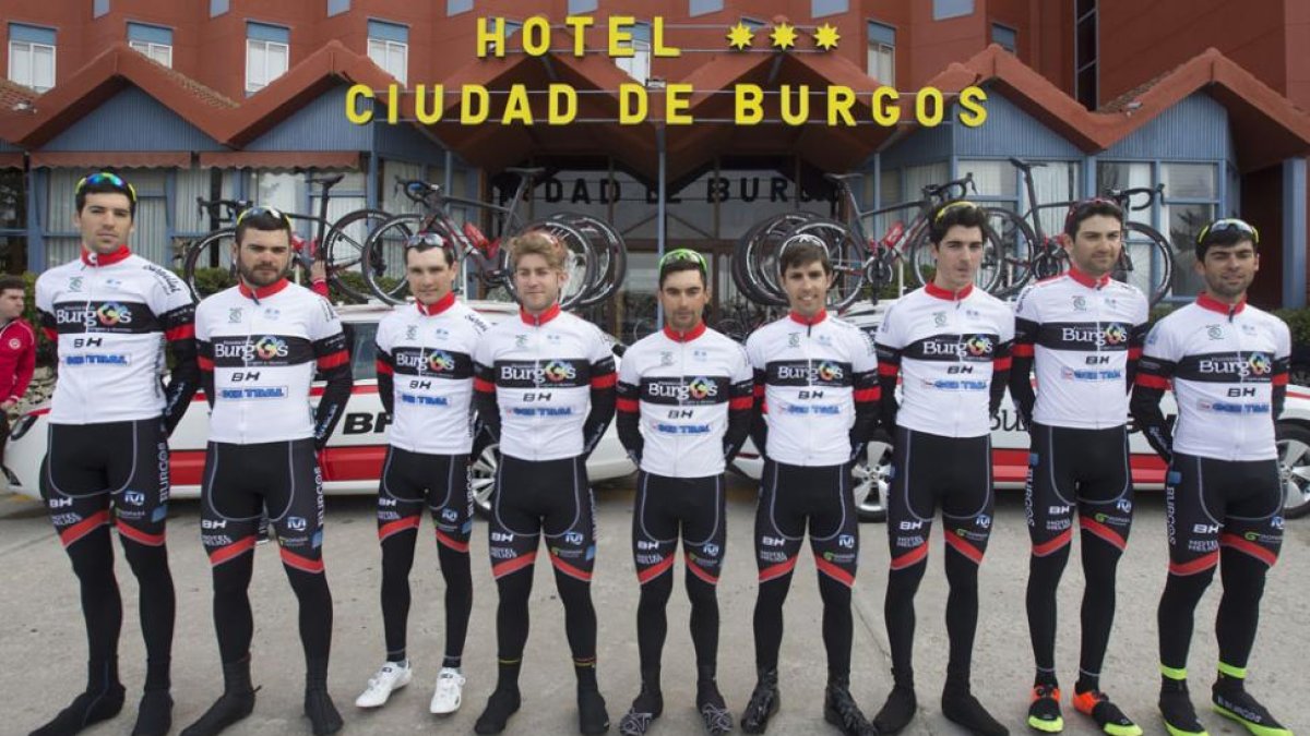 Los componentes del equipo Burgos BH se concentraron en la capital durante 6 días.-RAÚL G. OCHOA