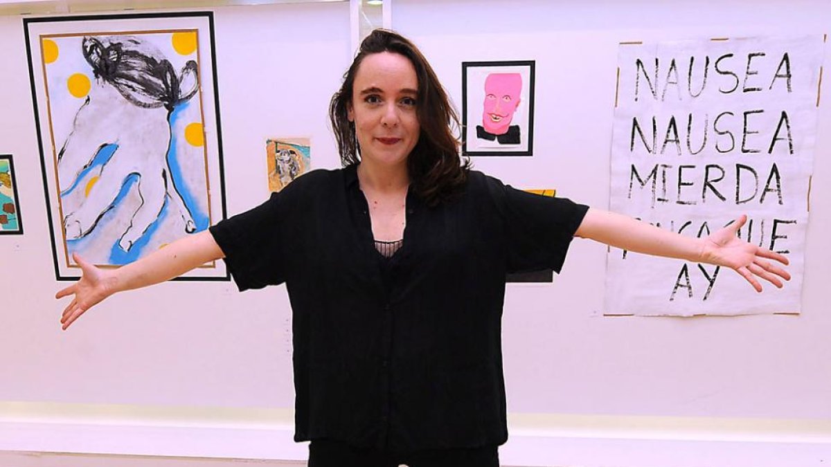 Eva Zaragozá Marquina, ayer, durante la inauguración de la muestra en el campus.-Israel L. Murillo
