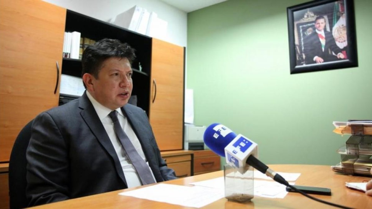 El subprocurador del Estado de México, Germán García, en su despacho en la ciudad de Toluca.-EFE / JOSÉ MÉNDEZ