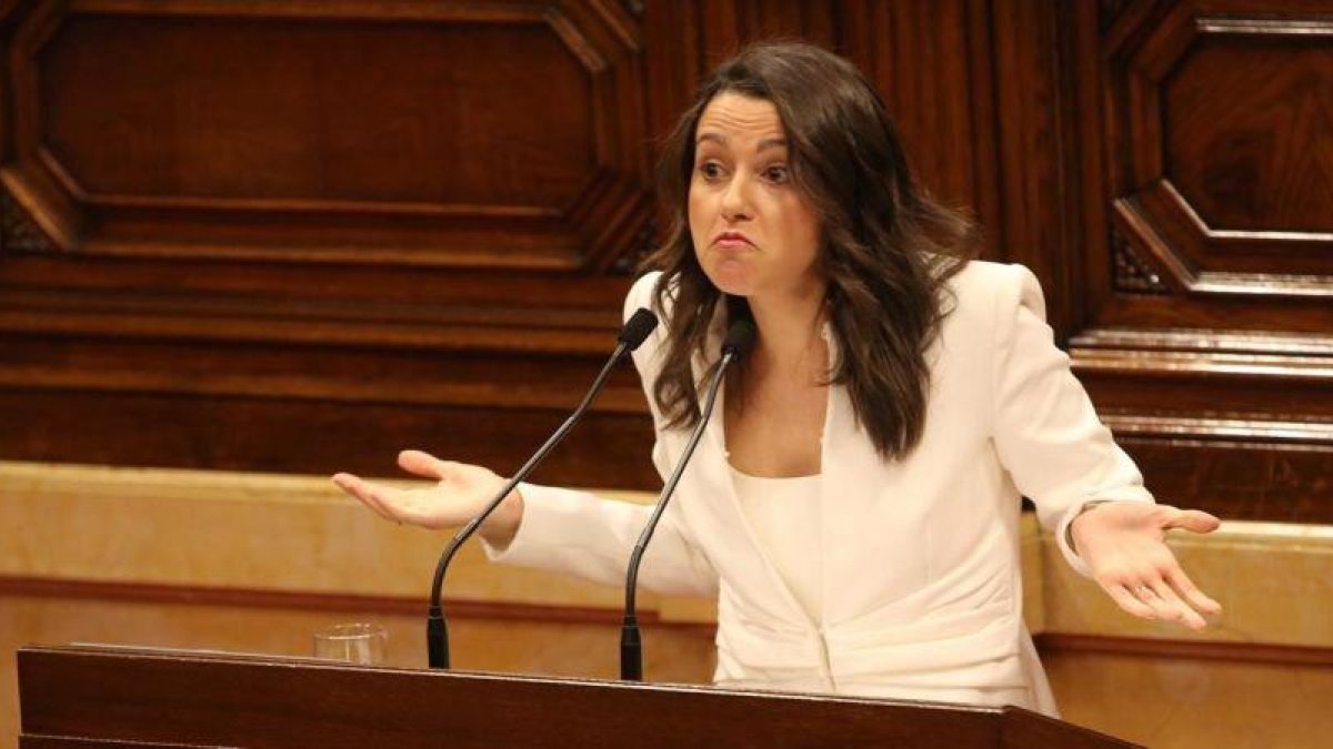 Inés Arrimadas, en el Parlament durante la primera sesión de investidura.-RICARD CUGAT