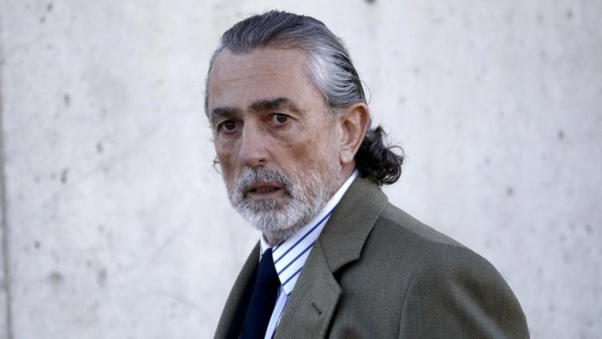 Francisco Correa, a su llegada a la Audiencia Nacional para acudir al juicio del 'caso Gürtel'.-EMILIO NARANJO