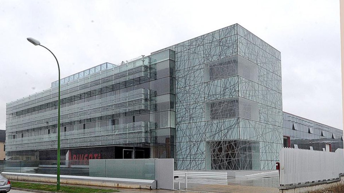 Imagen exterior de la empresa, que recuperó pronto la normalidad.-ISRAEL L. MURILLO