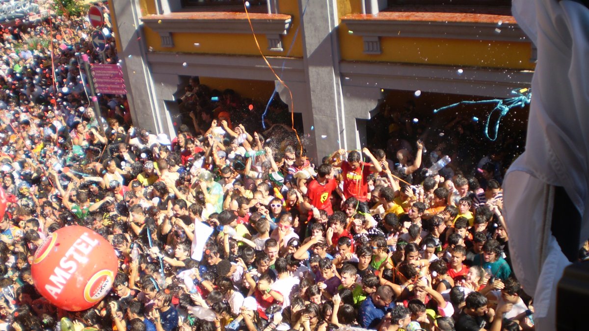 El cañonazo es uno de los eventos más esperados por los jóvenes