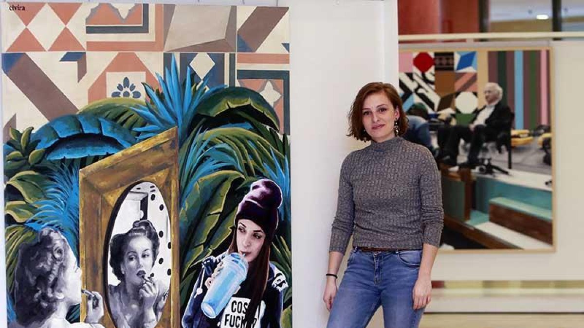Elvira Mateos, junto a la pintura inédita de la muestra.-Raúl Ochoa