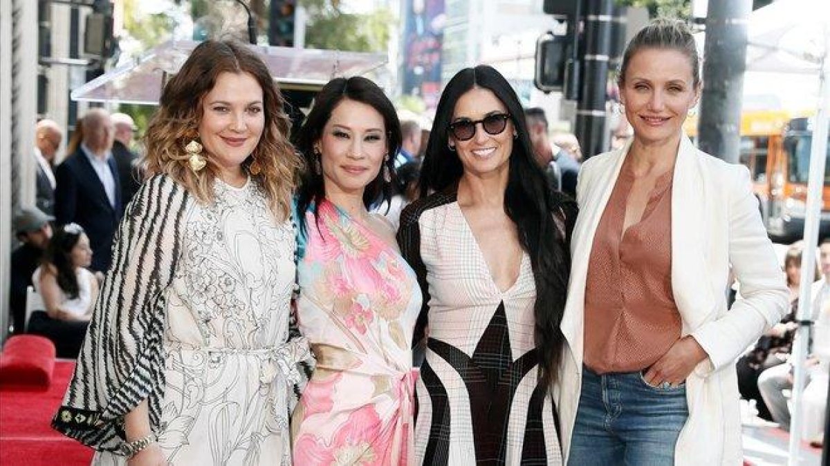 Drew Barrimore, Lucy Liu, Demi Moore y Cameron Diaz, en el paseo de la Fama.-EFE / ETIENNE LAURENT