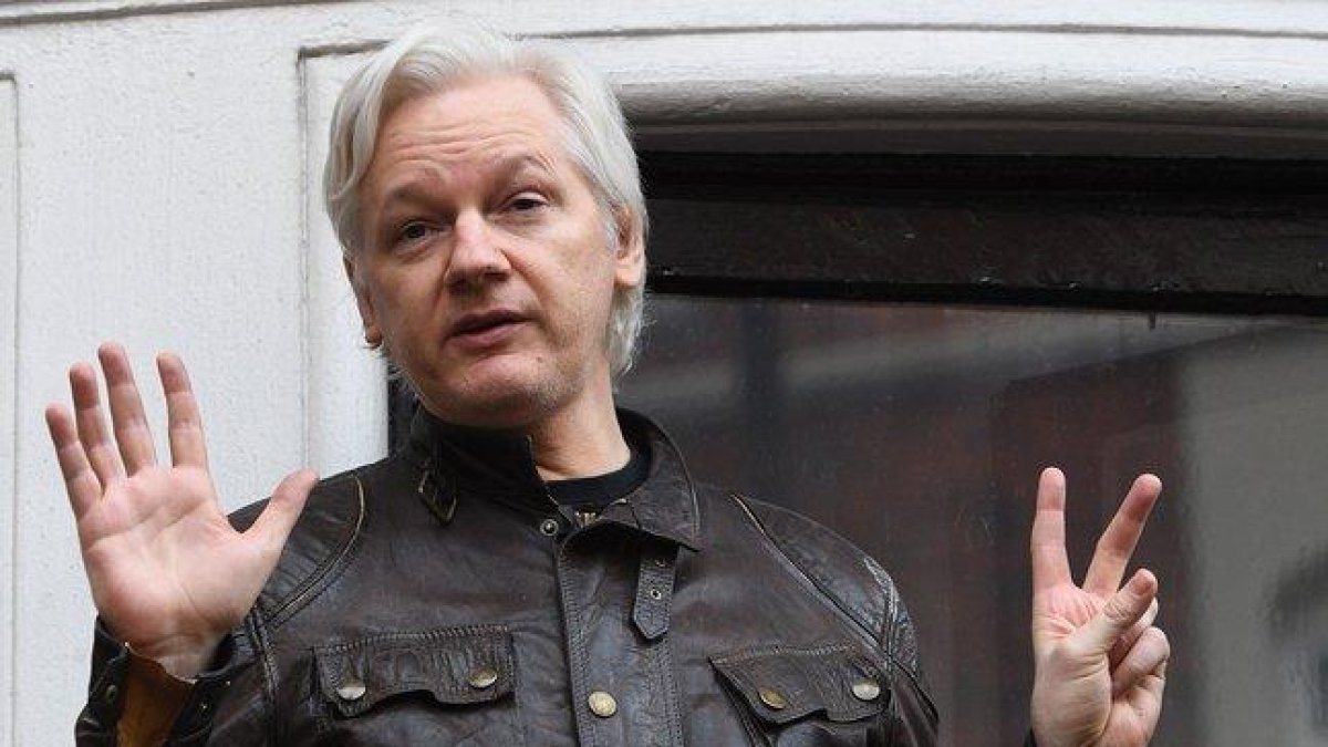 Julian Assange cuando aún estaba asilado en la embajada de Ecuador en Londres.-EFE