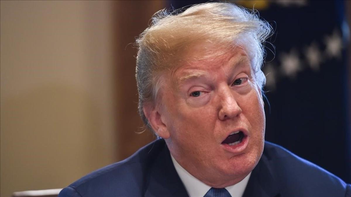El presidente del Gobierno de EEUU, Donald Trump se dirige a dirigentes republicanos en el Congreso en una recepción en la Casa Blanca.-/ NICHOLAS KAMM (AFP)