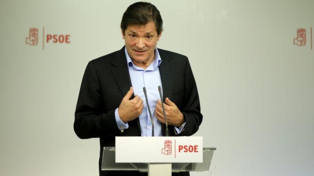 Javier Fernández, expresidente de la Comisión Gestora del PSOE, en una imagen de archivo.-JOSE LUIS ROCA (ARCHIVO)