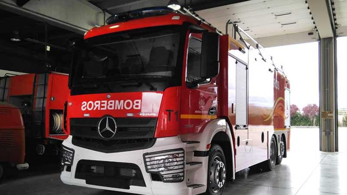Recientemente, el servicio ha estrenado un vehículo 4x4 equipado para una primera intervención.-L. V.