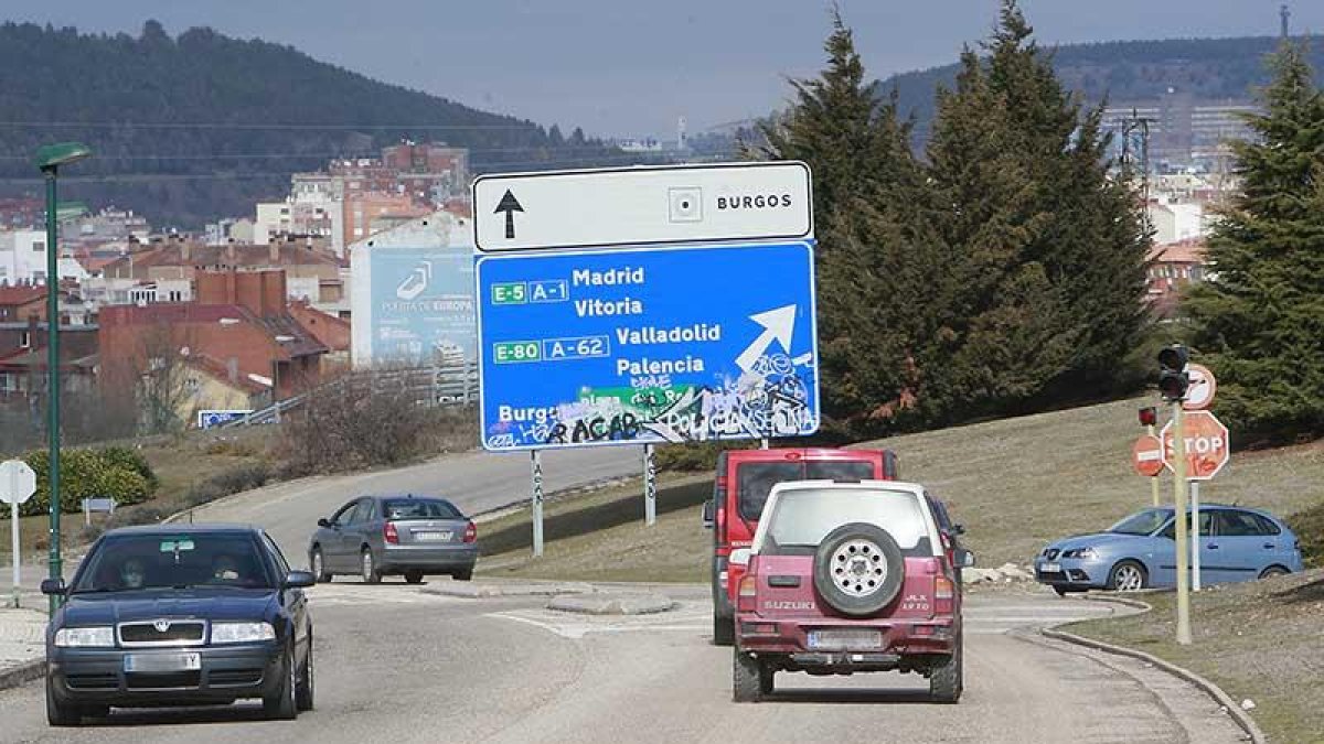 Cruce de acceso a la zona de Parque Burgos.-RAÚL G. OCHOA