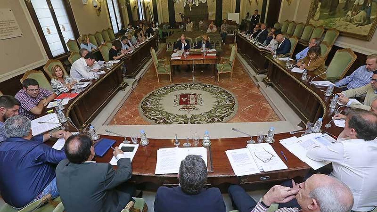 Todos los grupos, a excepción de Imagina, se postularon contra el referéndum secesionista del 1 de octubre.-RAÚL G. OCHOA