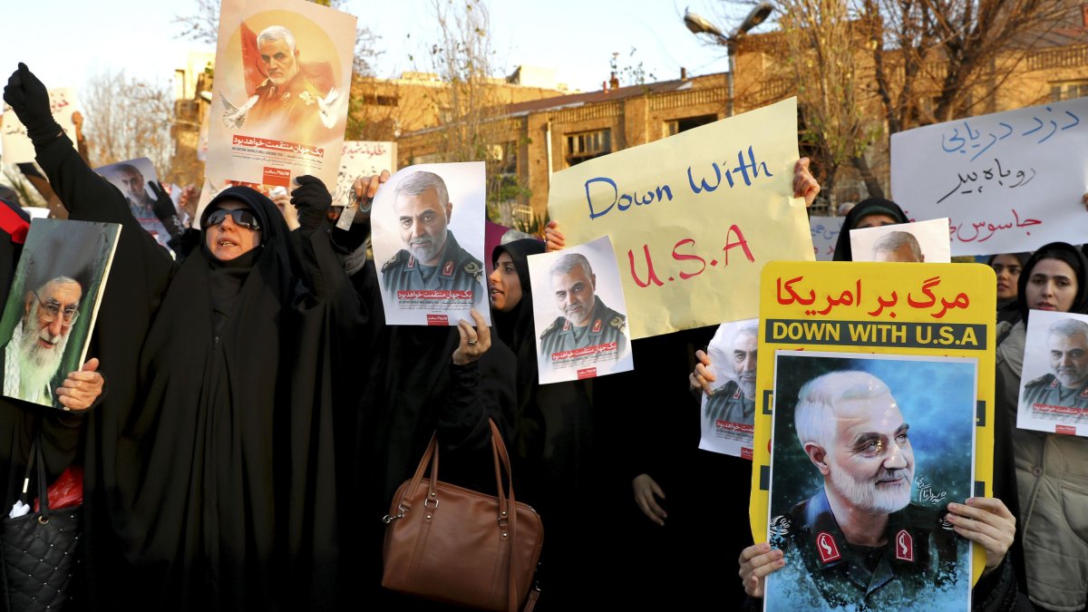 Aumenta la tensión entre Estados Unidos e Irán y se multiplican las protestas tras la muerte de Soleimani-