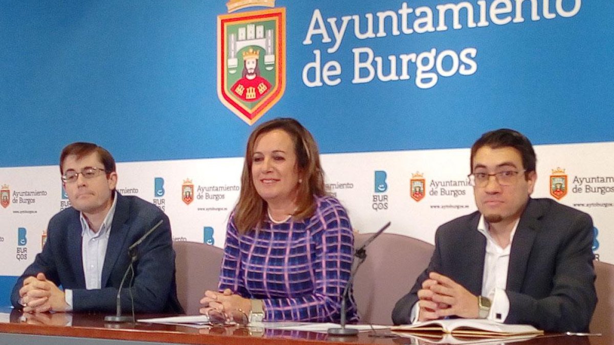 Miguel Balbás (a la derecha de la imagen) acompañado por Rodríguez-Vigil y Pérez Pardo, en una imagen de archivo.