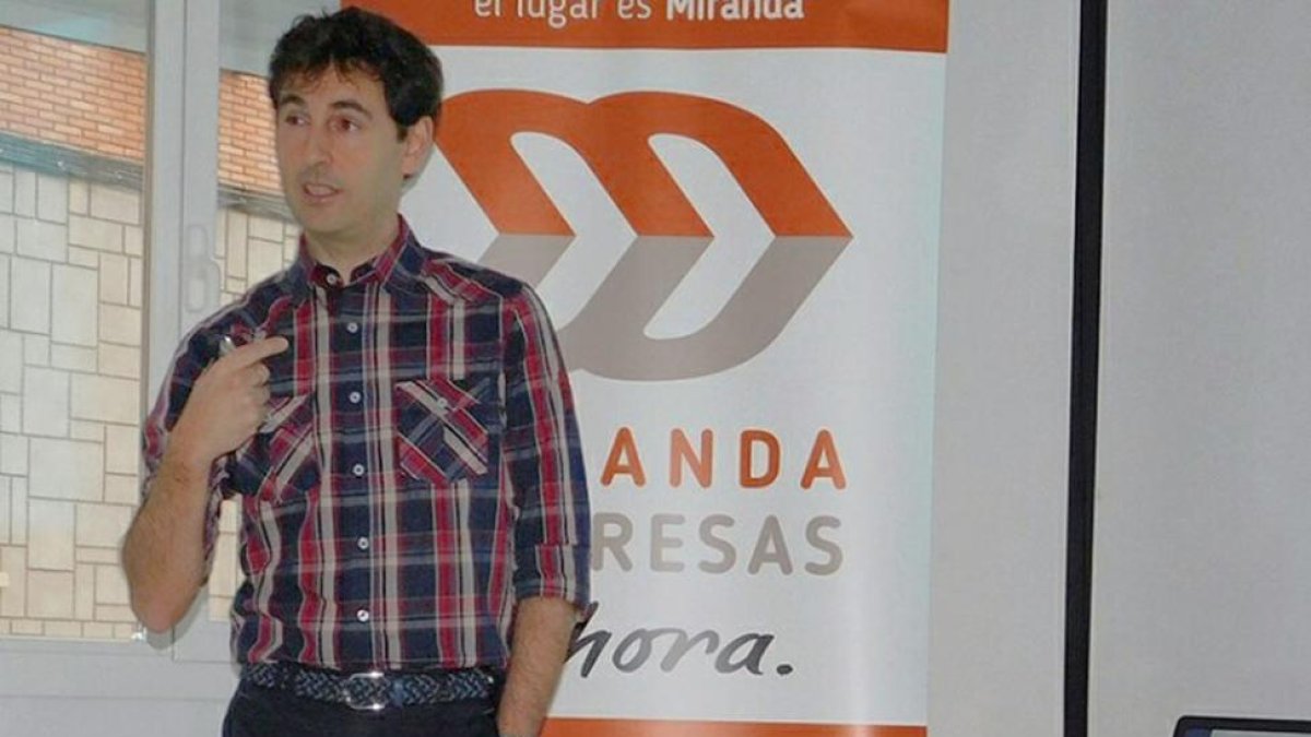El director de la oficina de promoción y desarrollo de Miranda, Roberto Martínez de Salinas.-ECB