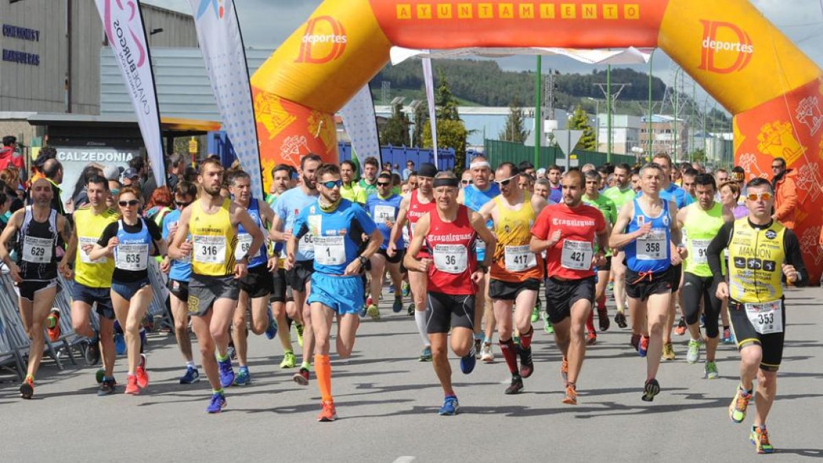 Salida de la prueba en los aledaños de la sede de la Asociación de Empresarios del Polígono de Villalonquéjar en una imagen del archivo. Israel L. Murillo