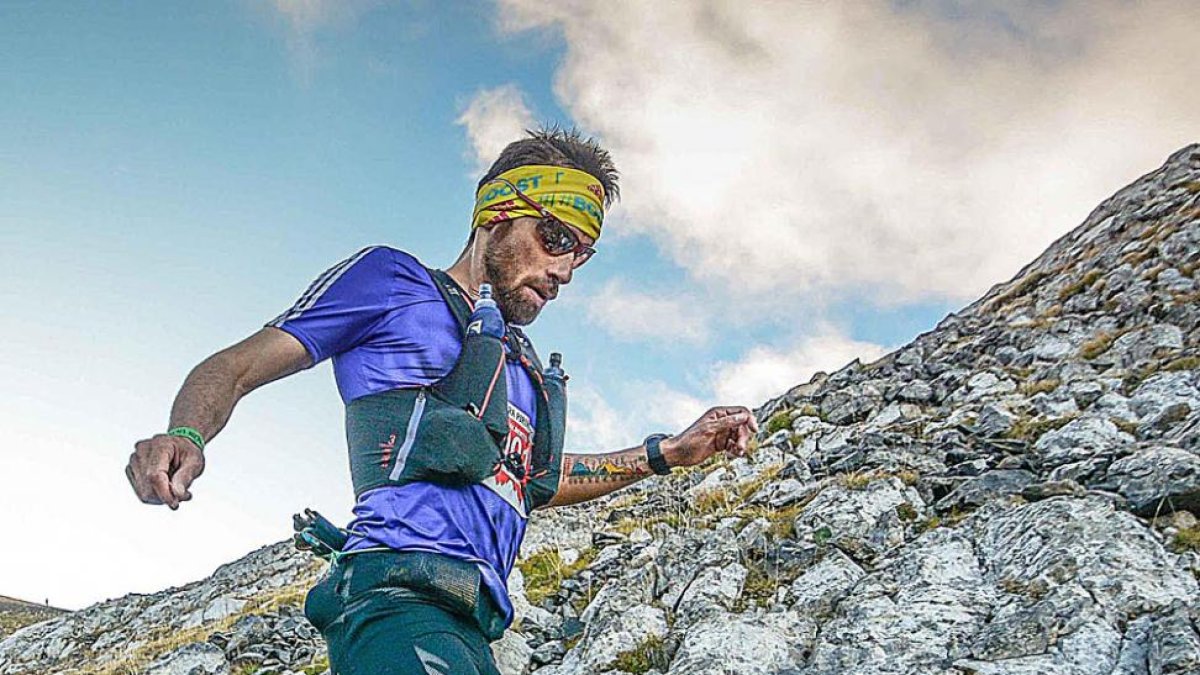 Luis Alberto Hernando en plena acción en una prueba de montaña-Todorunners