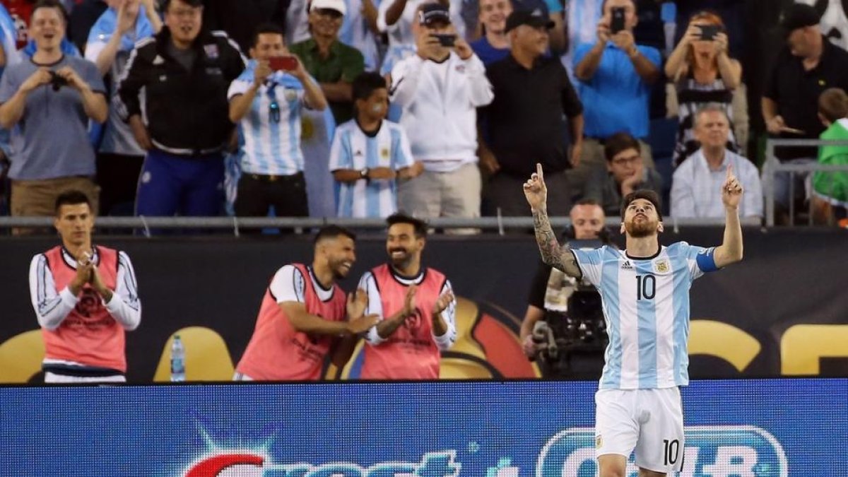 Messi, a la salida del Palau de Justícia de Barcelona, tras declarar junto a su padre, el pasado 2 de junio-ALBERT BERTRAN